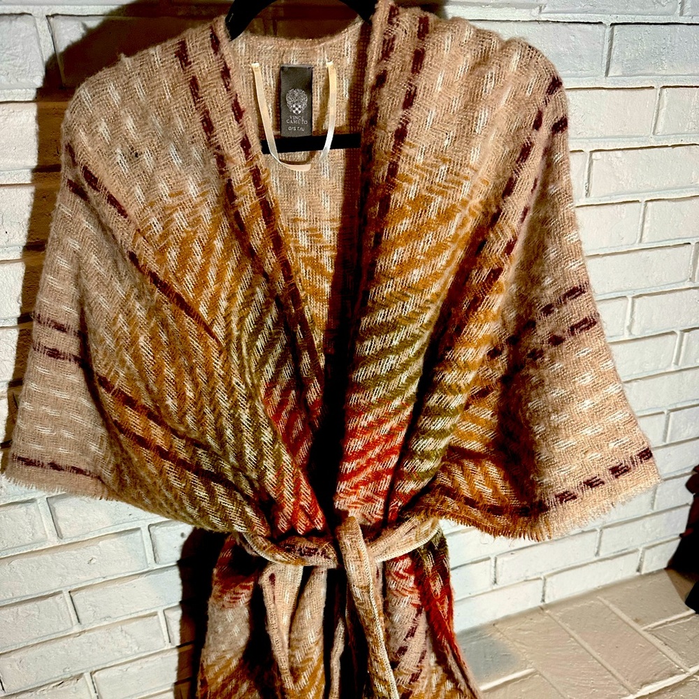 Poncho/sweater